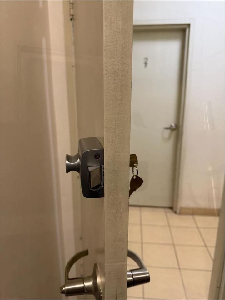 Deadlatch fitted to a door